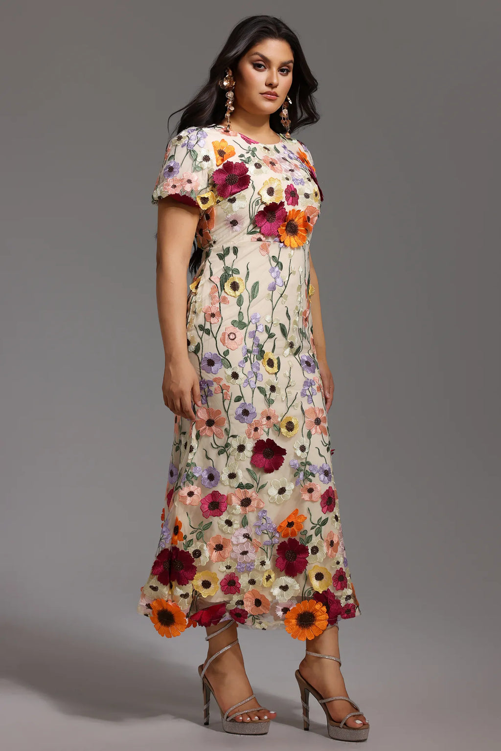 Nuan Short Sleeve Round Neck Flowers Fishtail Midi Dress