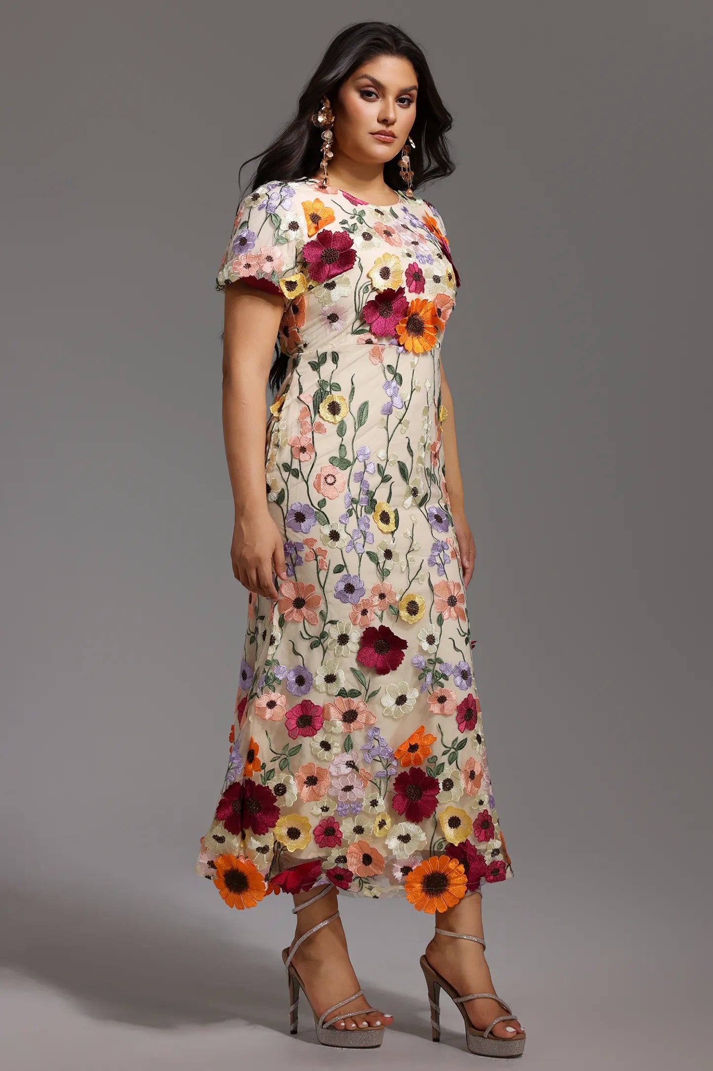 Nuan Short Sleeve Round Neck Flowers Fishtail Midi Dress